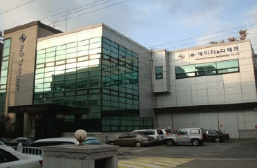 (주)에이치앤디테크의 기업로고