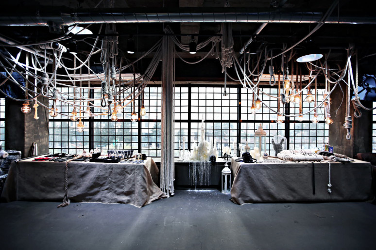 SHOWROOM