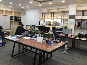 1층 사무실 내부