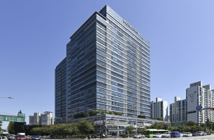 사무실 건물 전경