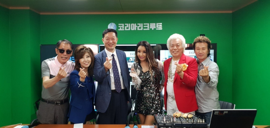 오픈식 기념촬영 