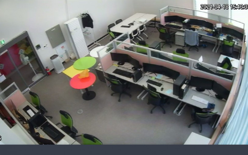 두개의 보안 룸중에