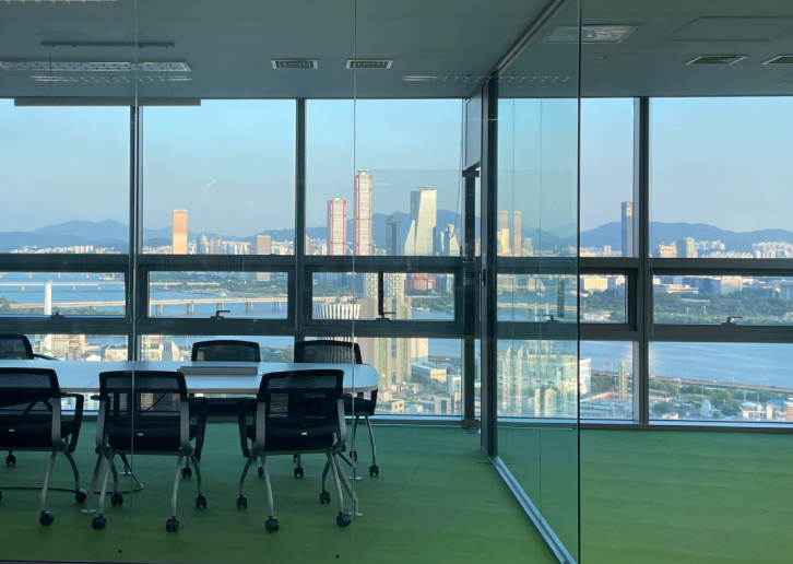 회의실 정면