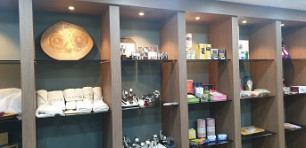 회의실내 전시장