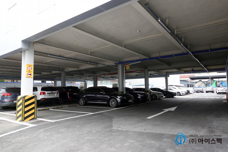 1층 주차장