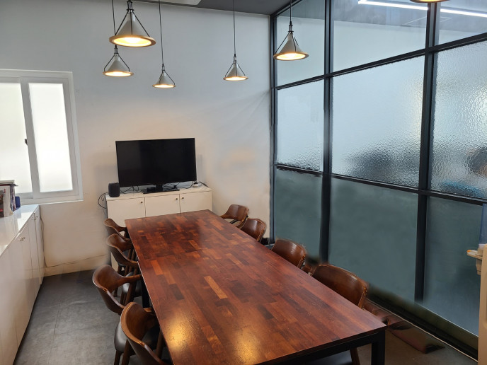 물류사무실 회의실