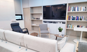 TV 시청 및 게임 공간