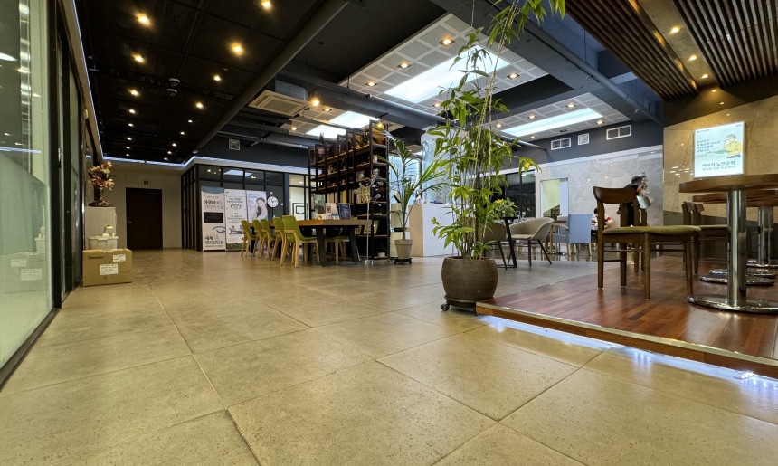 시력교정센터 대기실2