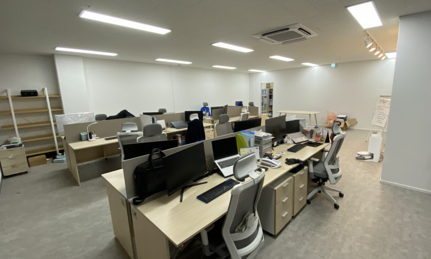 회사 사무실 내부