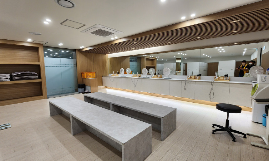 사내 샤워실 파우더룸