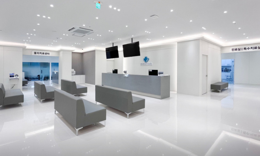 병원 로비