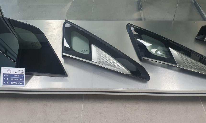자동차 QTR GLASS 