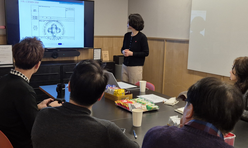 토론하는 손해사정사