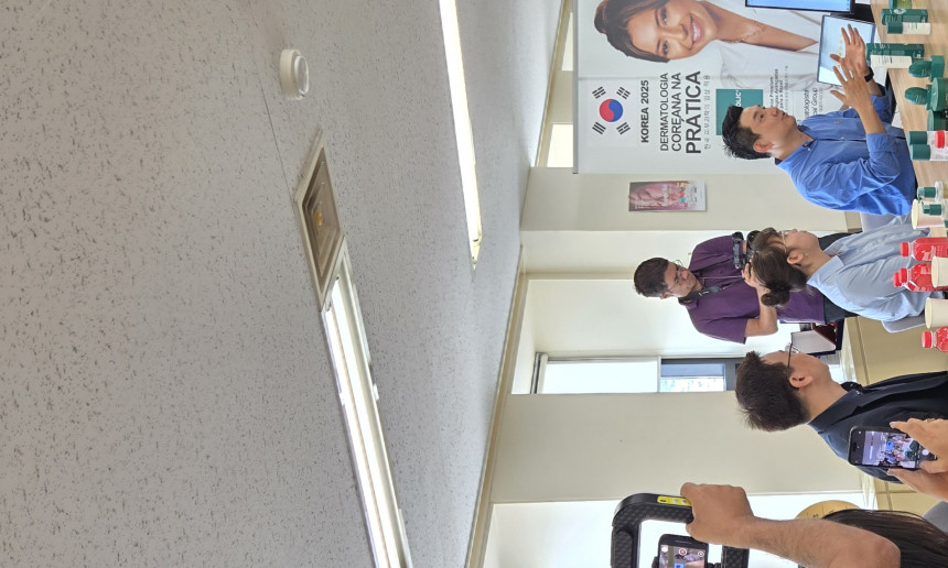 해외 바이어들과 사무실 미팅