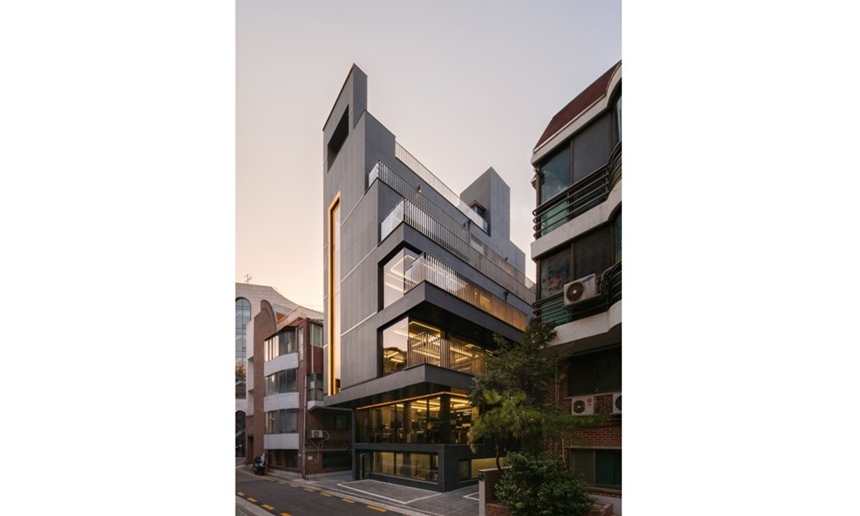 사옥외부(측면)